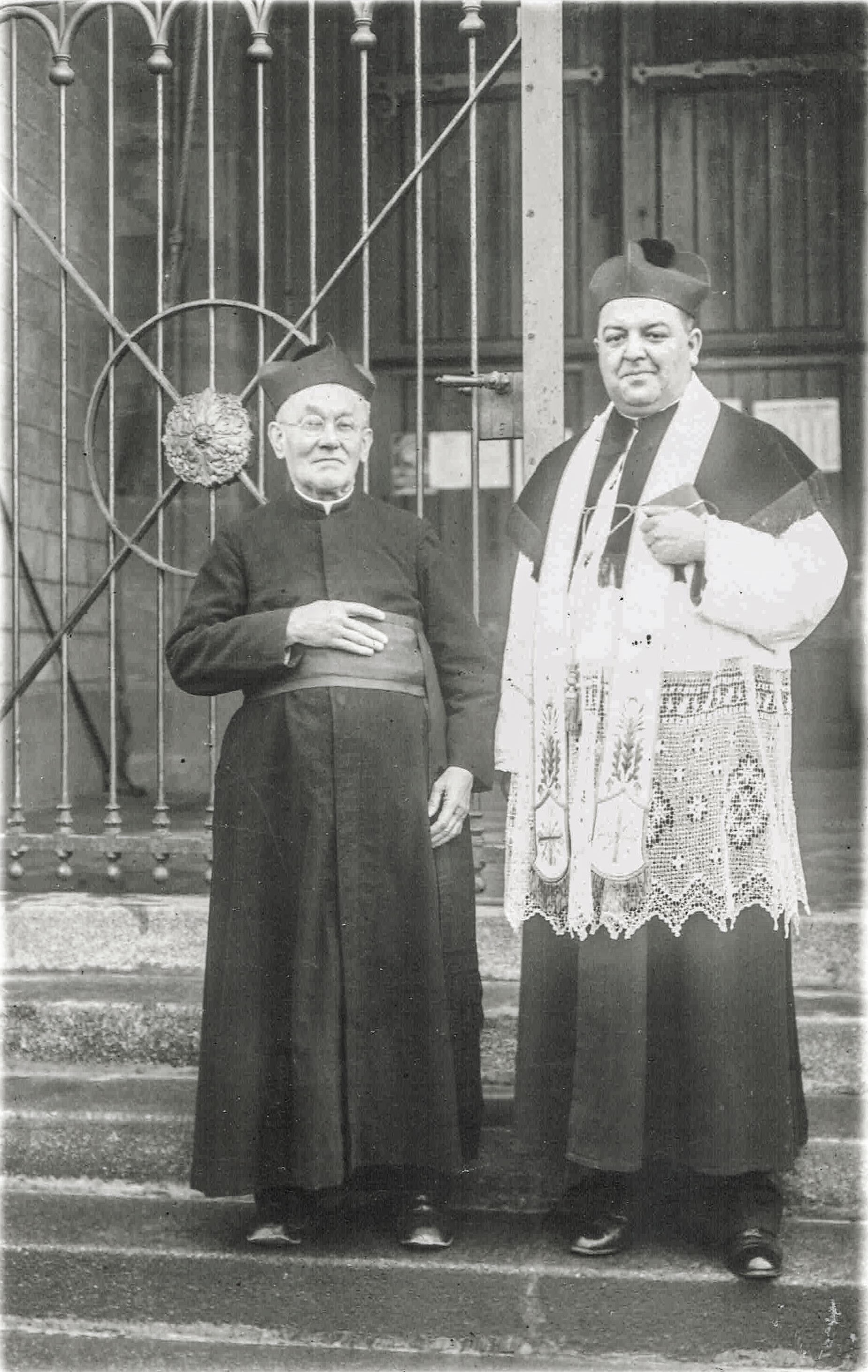 Pfarrer i.R. Wickenhauser (links) mit Priesterkollege