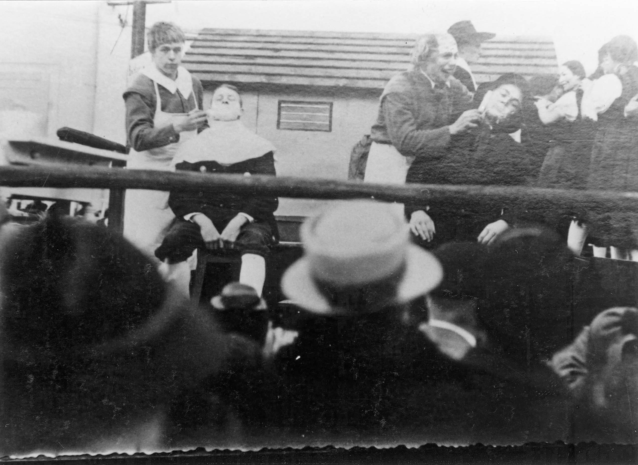 Fasnet 1937: Die verurteilten Juden werden rasiert.