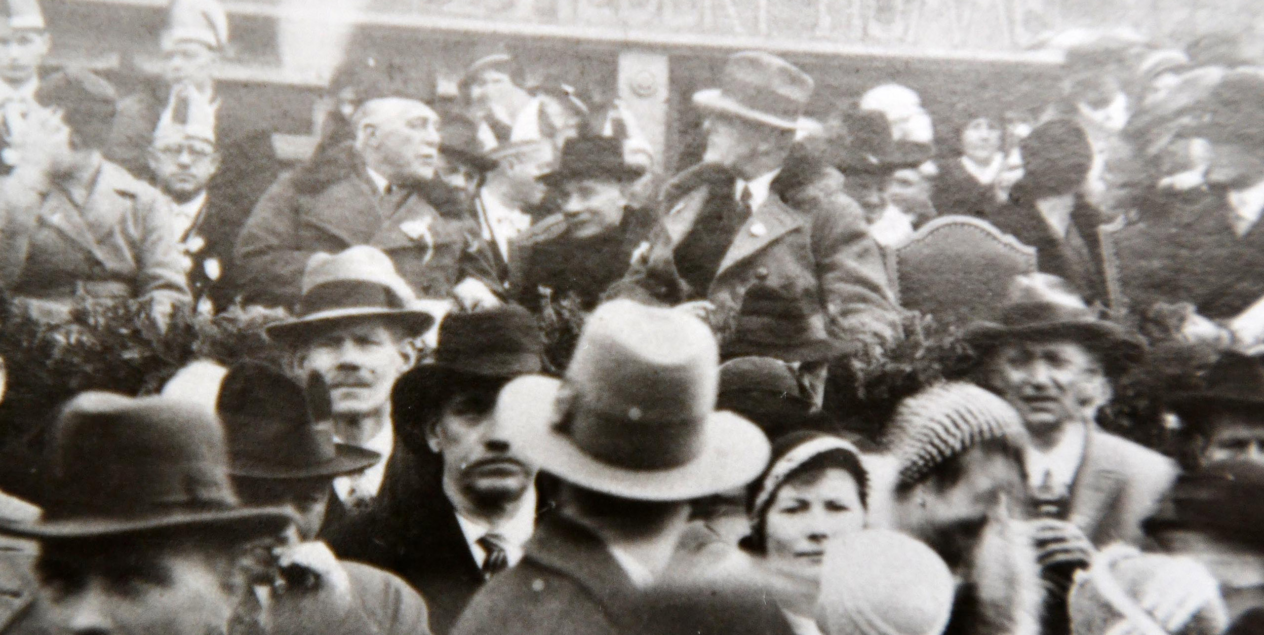 Stadtpfarrer Julius Meister zwischen Max Egon zu Fürstenberg und Prof. Dr. Ernst Fehrle 1934